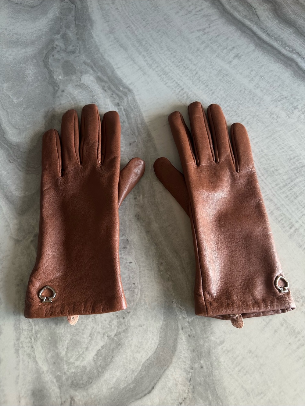 Kate Spade New York Leather Gloves in Cognac